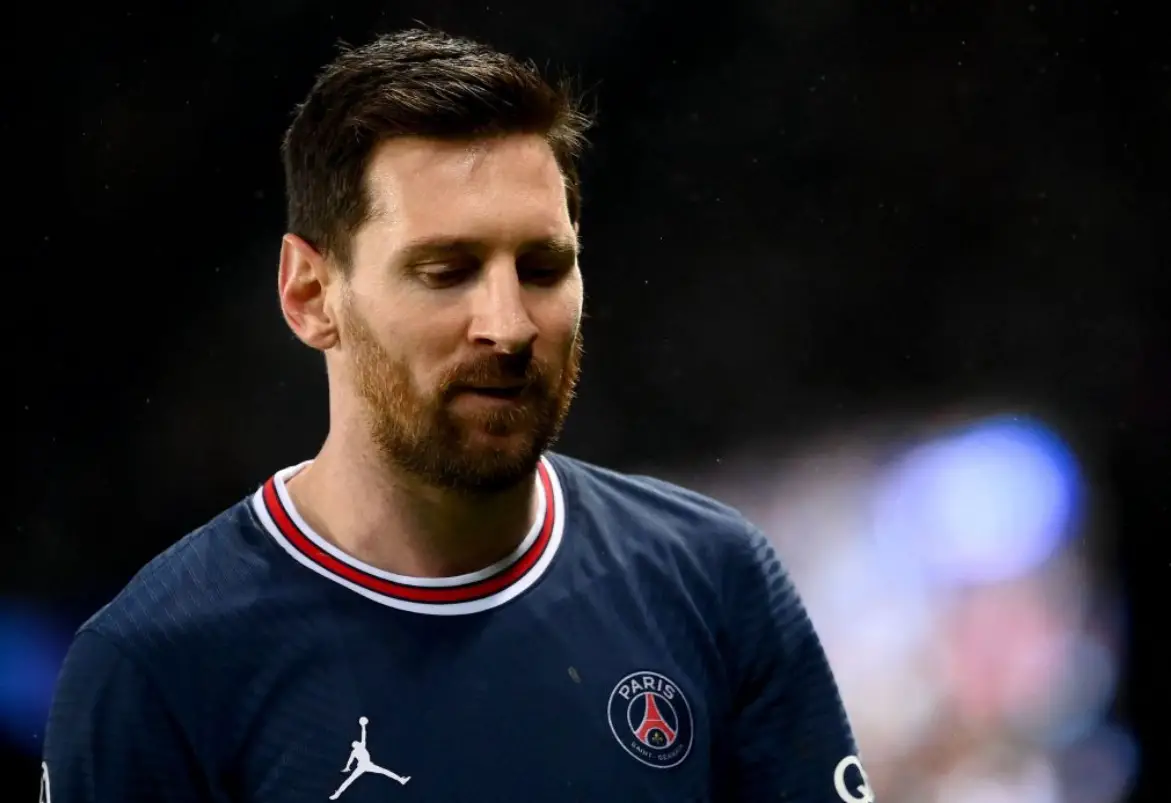 Abreu accuse le Paris Saint-Germain de traiter Messi comme un criminel en France Abreu accuse le Paris Saint-Germain de traiter Messi comme un criminel en France