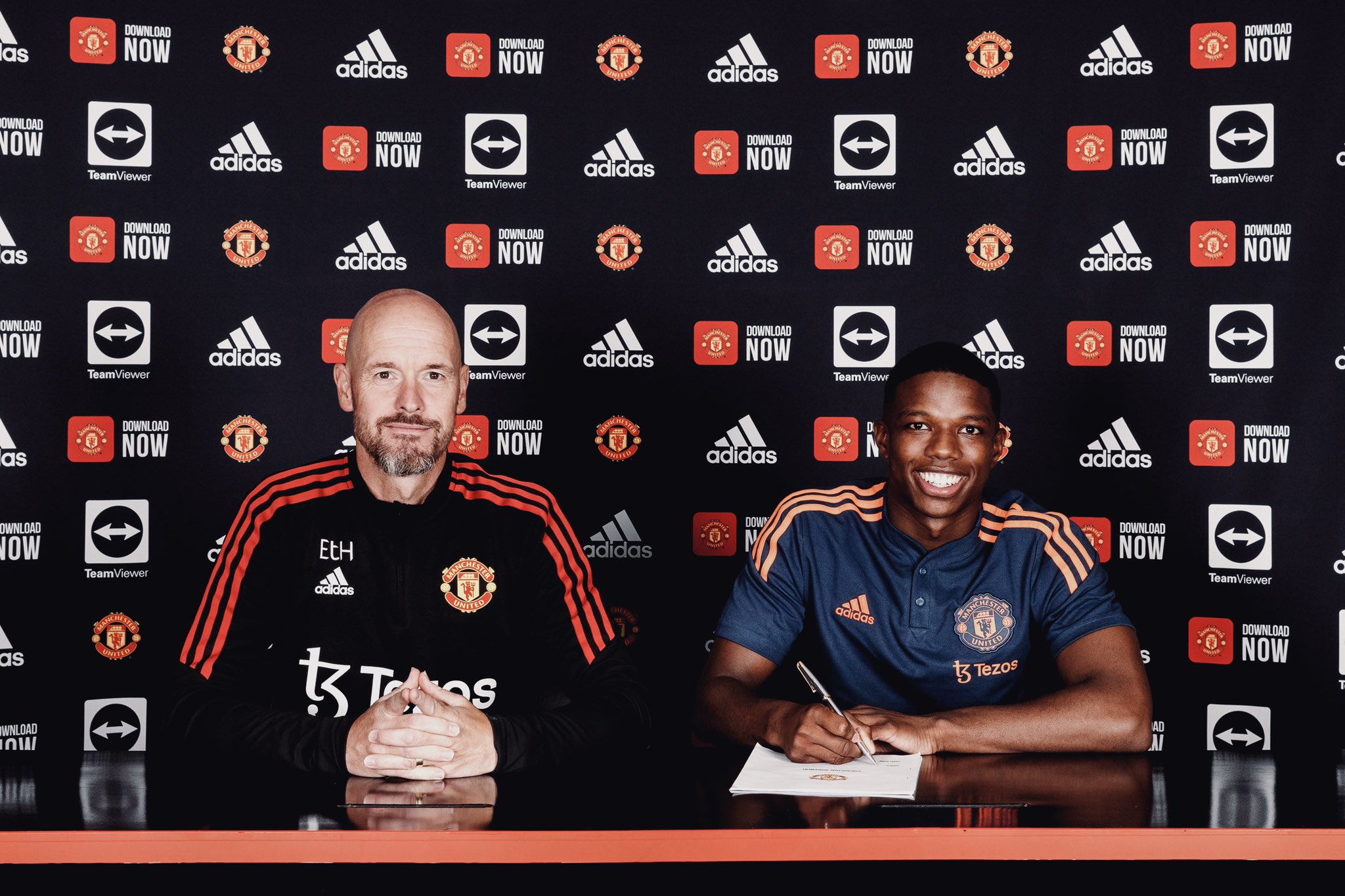 OFFICIAL: Netherlands Left-Back Malacia Joins Man United On Four-Year Contract