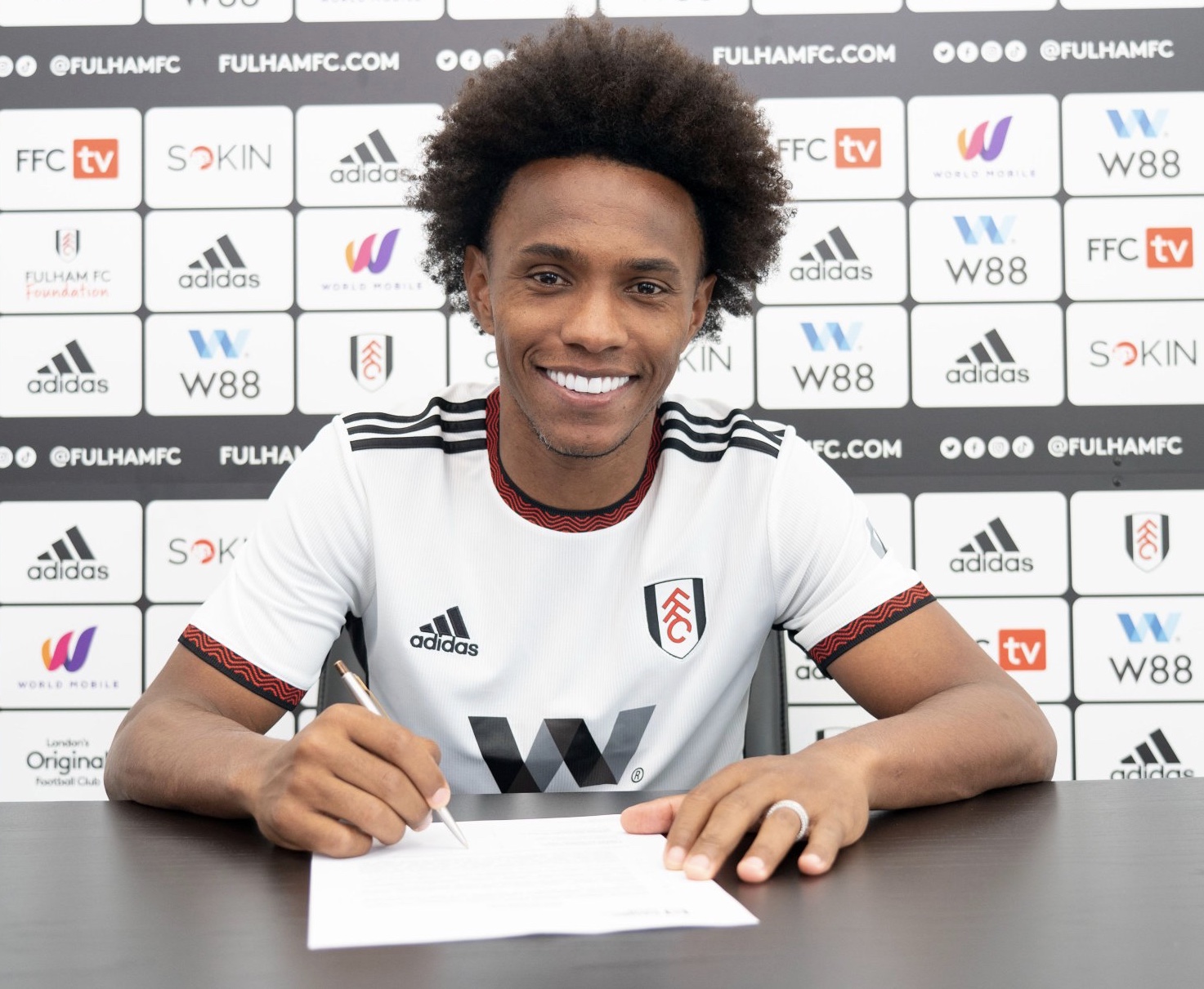 OFFICIAL: Willian Returns To EPL After Signing One-Year Deal At Fulham