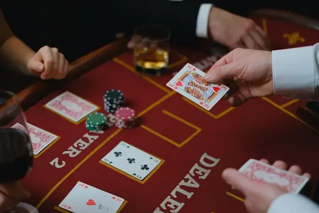 Online Casino Games: The Do’s And Don’ts You Need To Know About