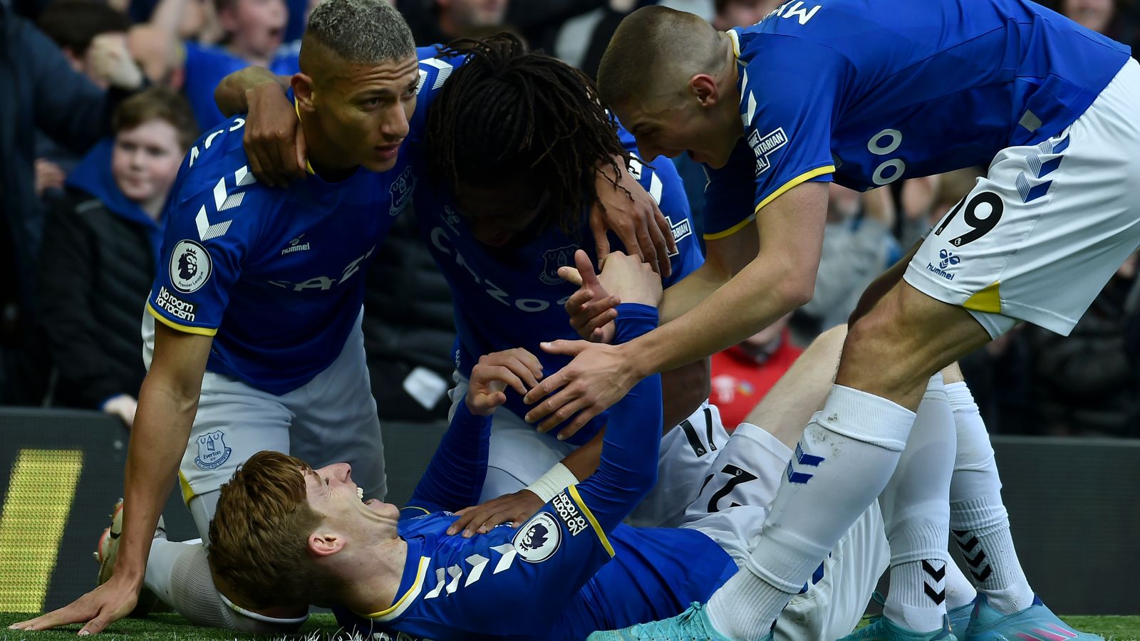 Premier League: Iwobi Impresses As Everton Beat Man United To Boost Surival Hopes